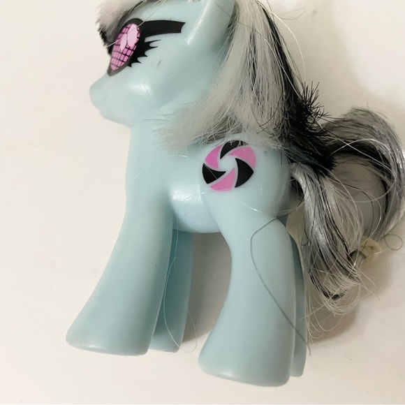 My Little Pony Mania Photo Finish Figure MLP Toys R Us Exclusive - Picture 4 of 15